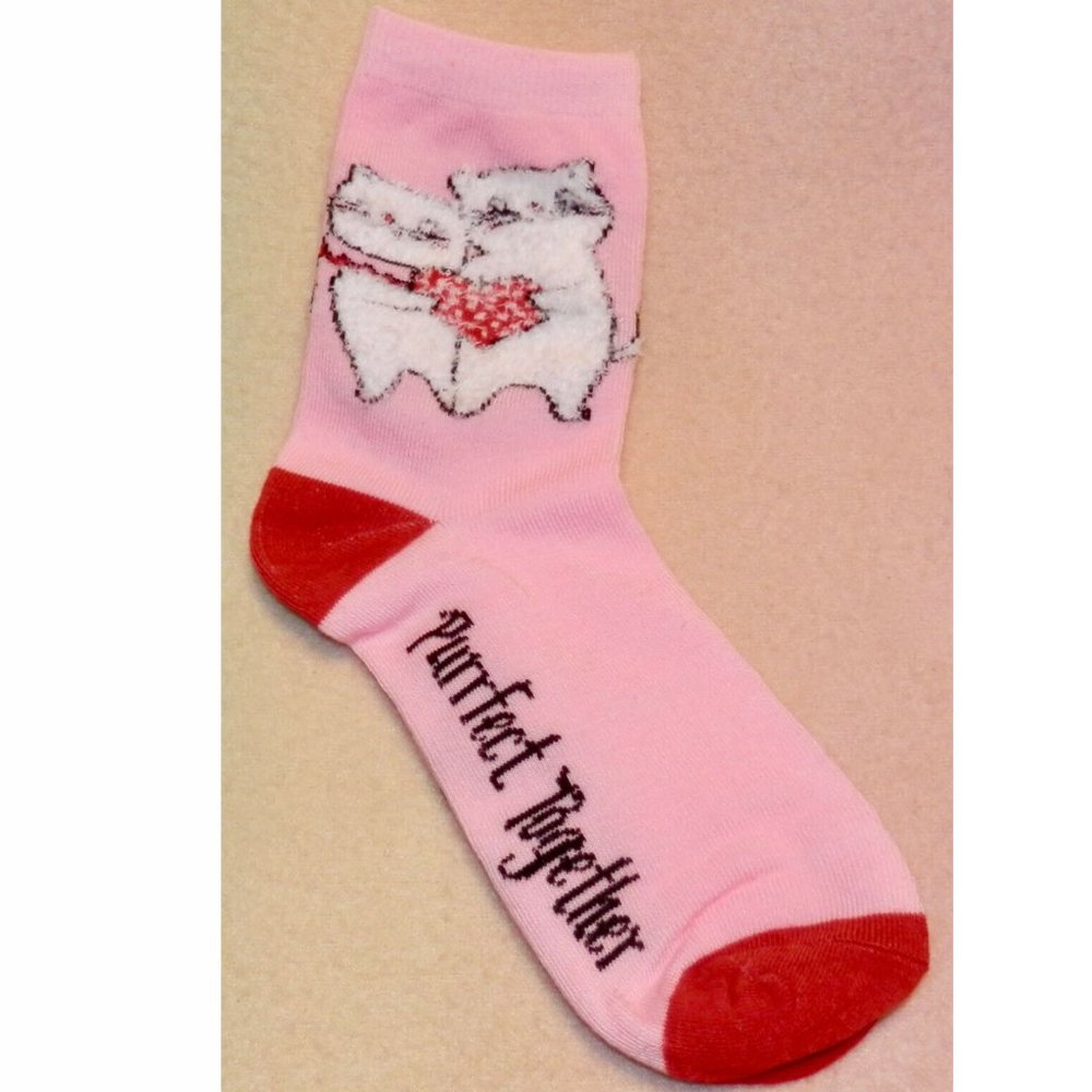 Fuzzy Kitty Cat Heart Socks - Picture 4 of 6